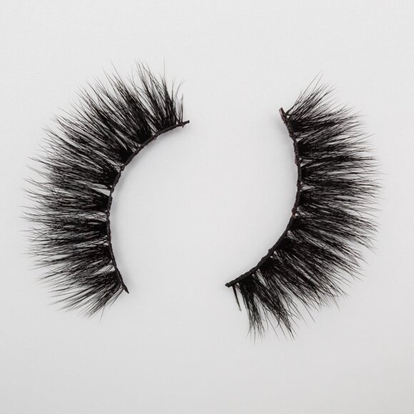 Bold Faux Mink False Eyelashes – Dramatic & Reusable | Scorpio Style - Picture 3 of 3